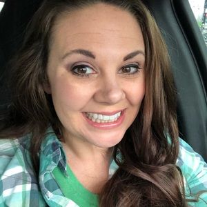 Meet your Posher, Stenia